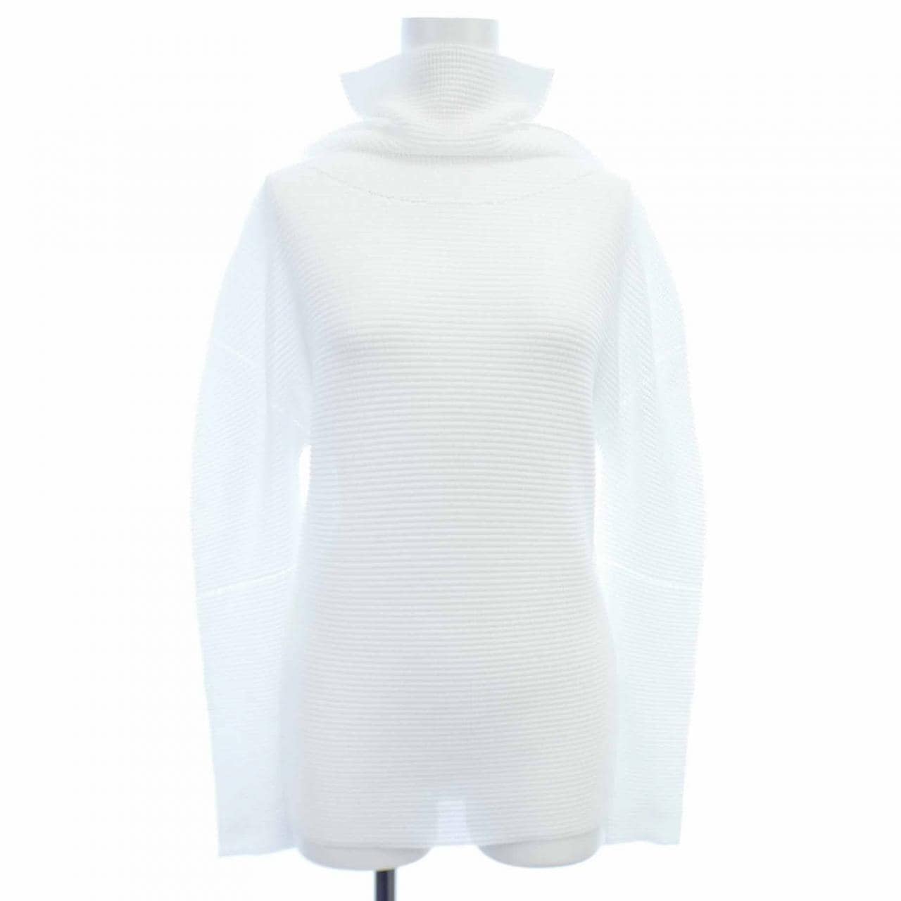 ミーイッセイミヤケ me ISSEY MIYAKE トップス