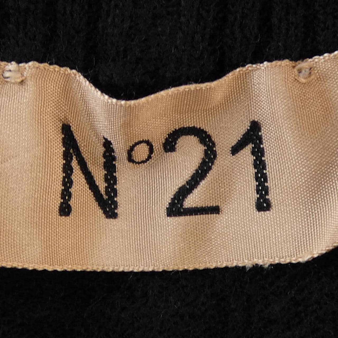 ヌメロヴェントゥーノ N°21 ニット