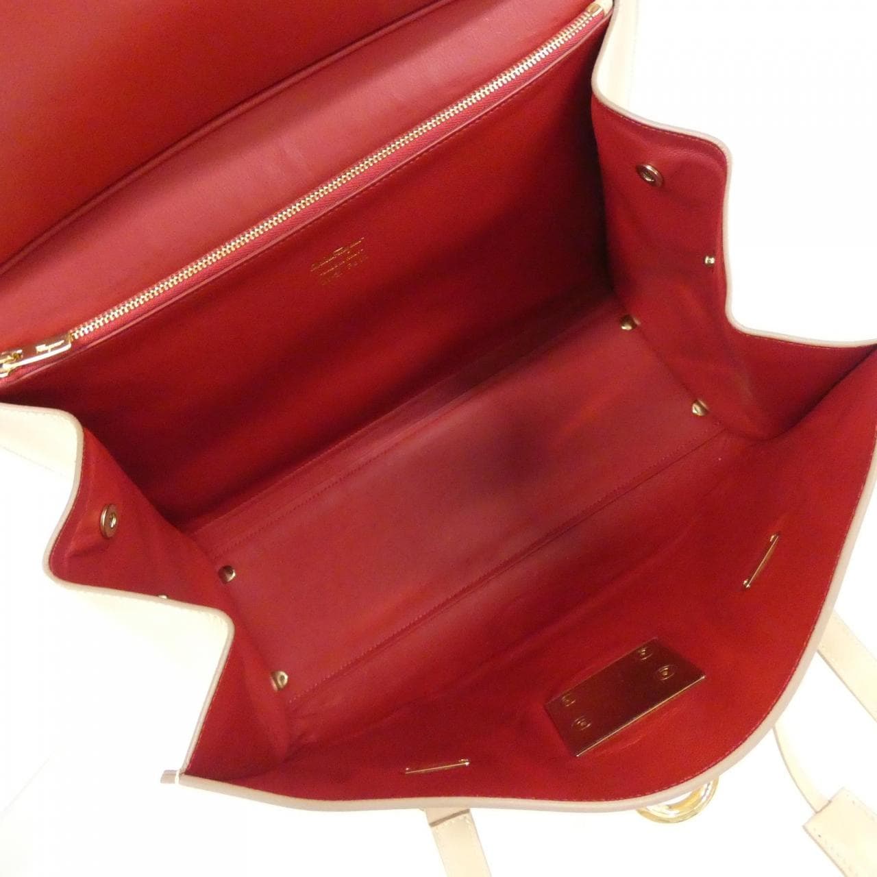 サルヴァトーレフェラガモ 21 F818 バッグ