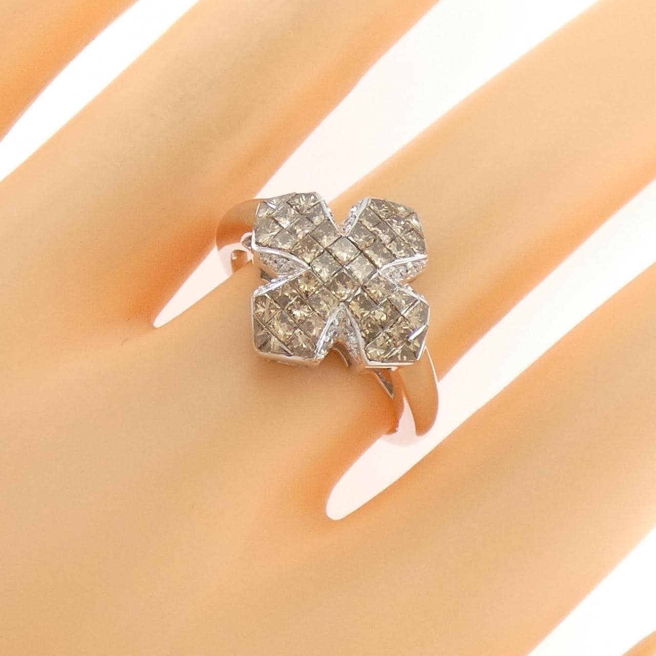 K18WG ダイヤモンド リング