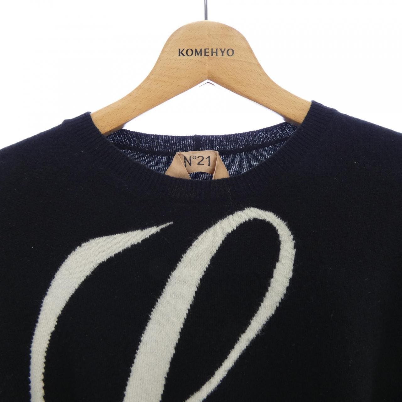 ヌメロヴェントゥーノ N°21 ニット