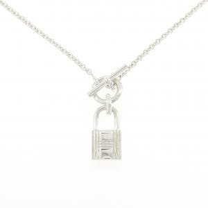 HERMES amulettes cadena necklace