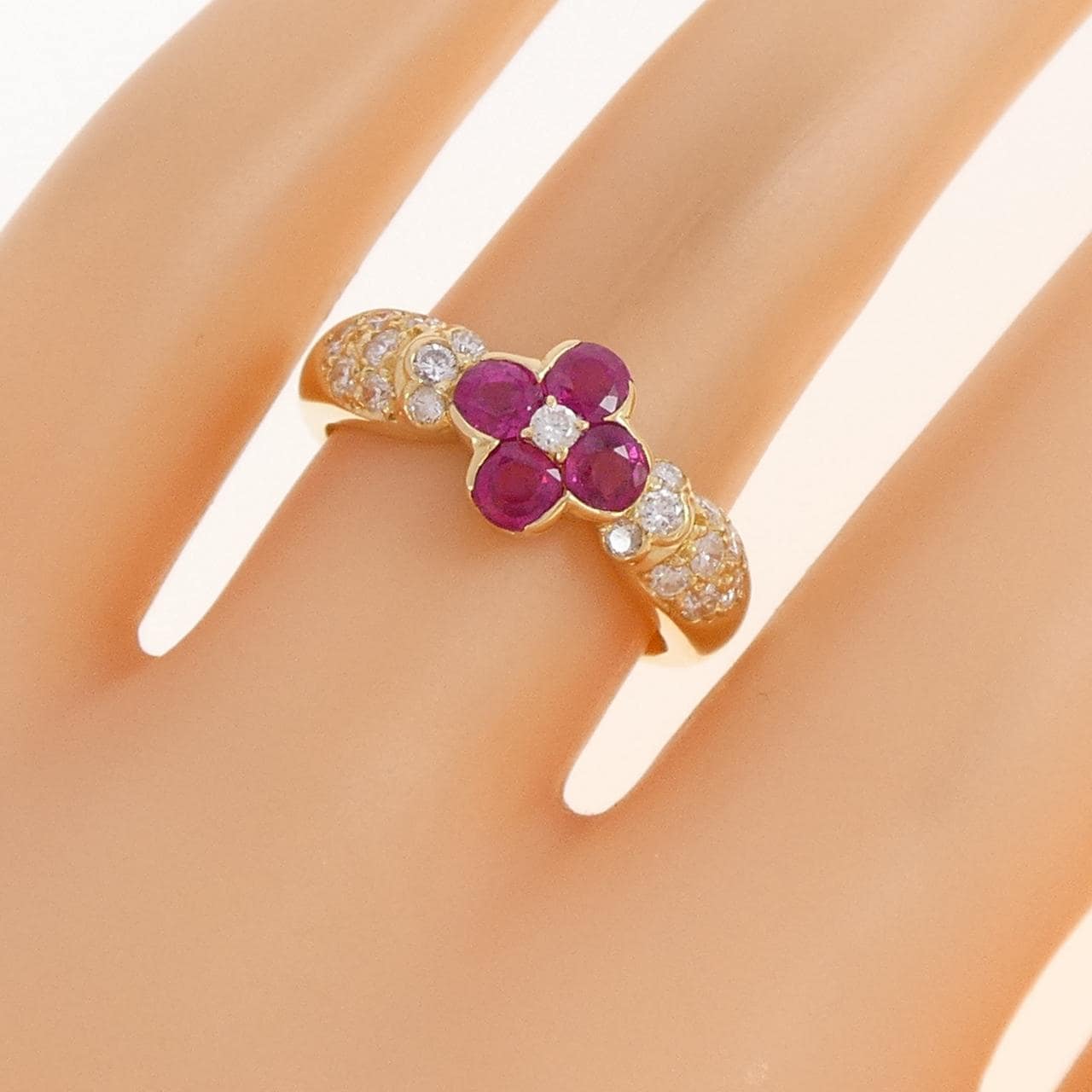 K18YG フラワー ルビー リング 0.84CT