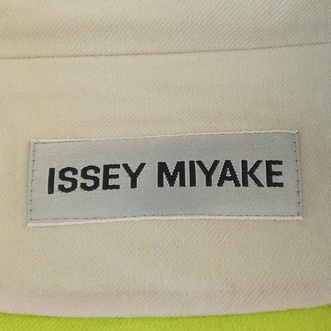 イッセイミヤケ ISSEY MIYAKE コート