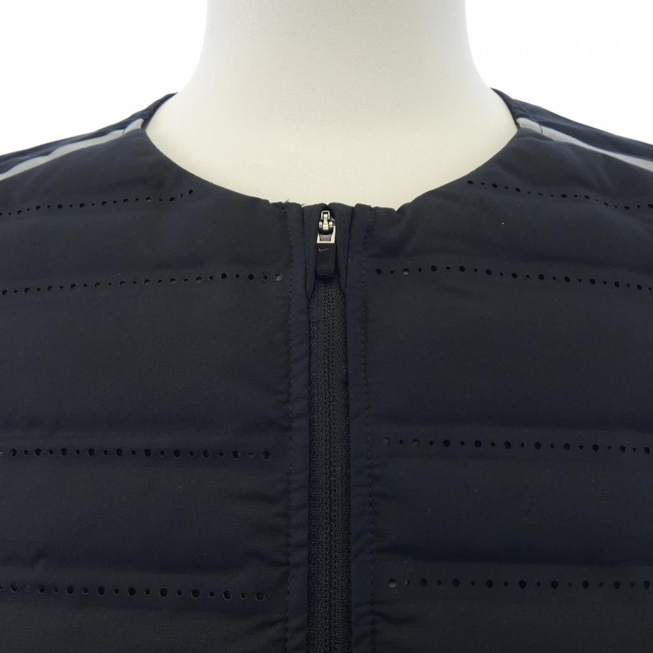 ナイキ NIKE 859273-010 ダウンベスト