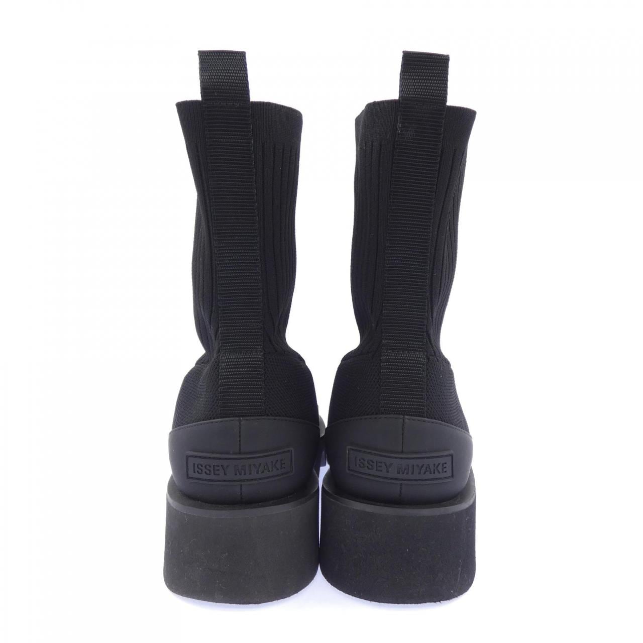 イッセイミヤケ ISSEY MIYAKE UNITED NUDE ブーツ