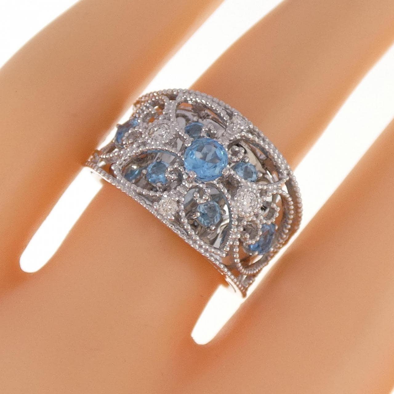 K18WG Blue Topaz Ring 0.95CT