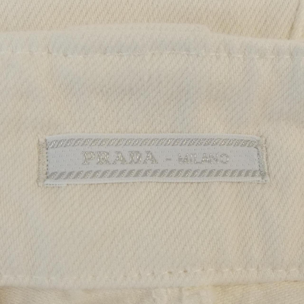 プラダ PRADA トライアングルロゴ GEP404 SOOO 14LW ショートパンツ