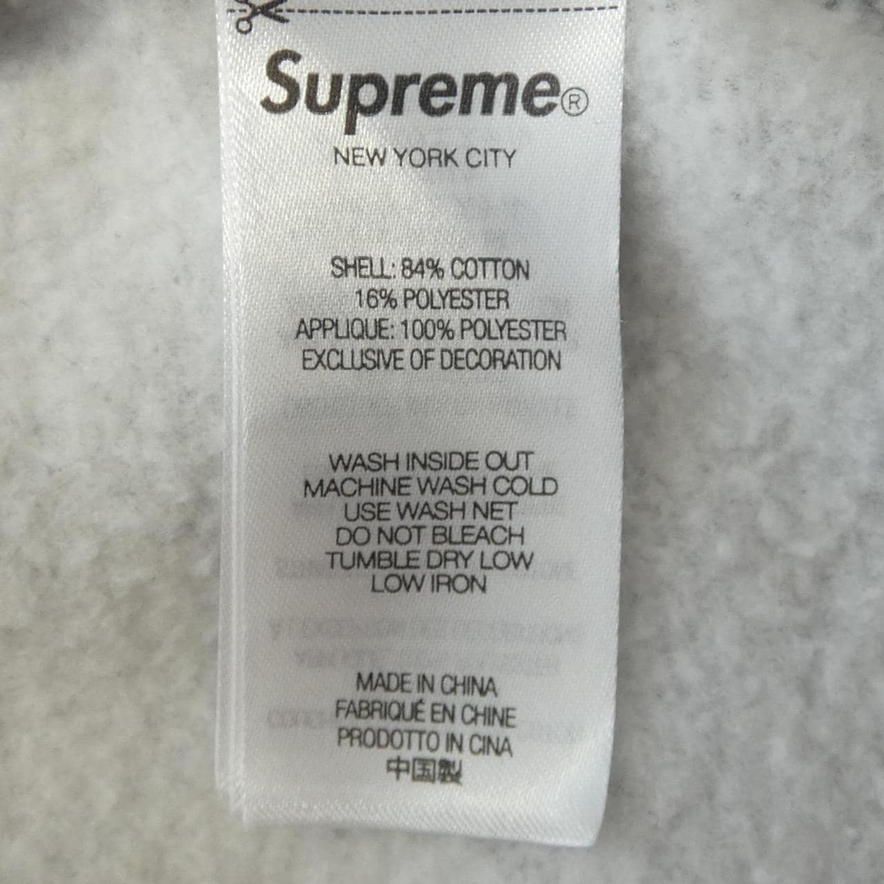 シュプリーム SUPREME SATIN APPLIQUE パーカー