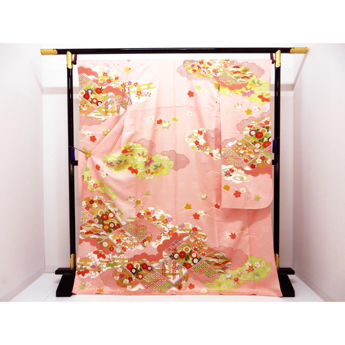 振袖　友禅金彩加工　刺繍入り