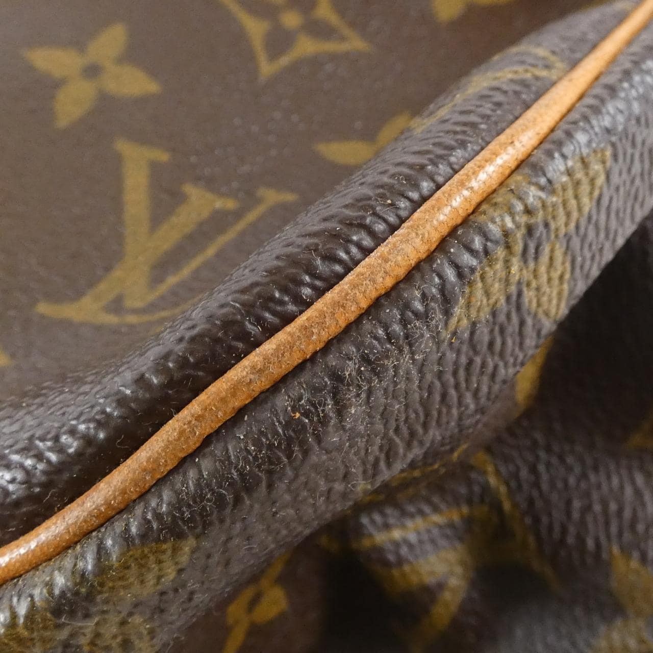 ルイヴィトン モノグラム ソミュール 35cm M42254 ショルダーバッグ