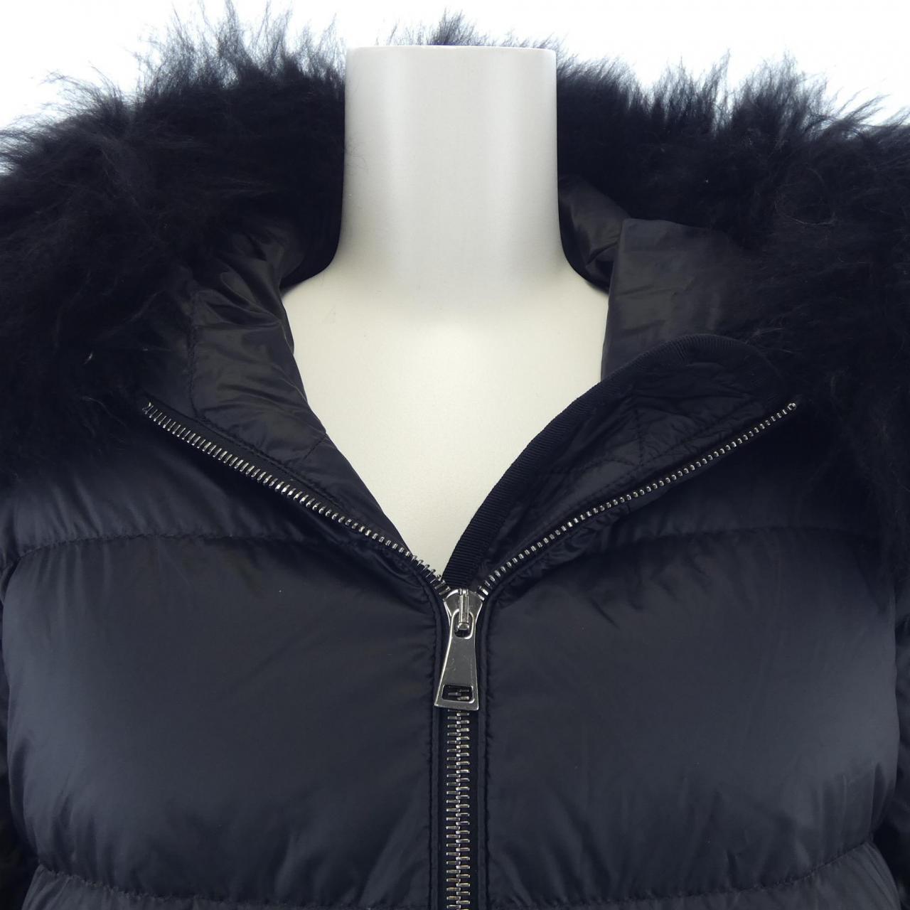 モンクレール MONCLER ダウンジャケット