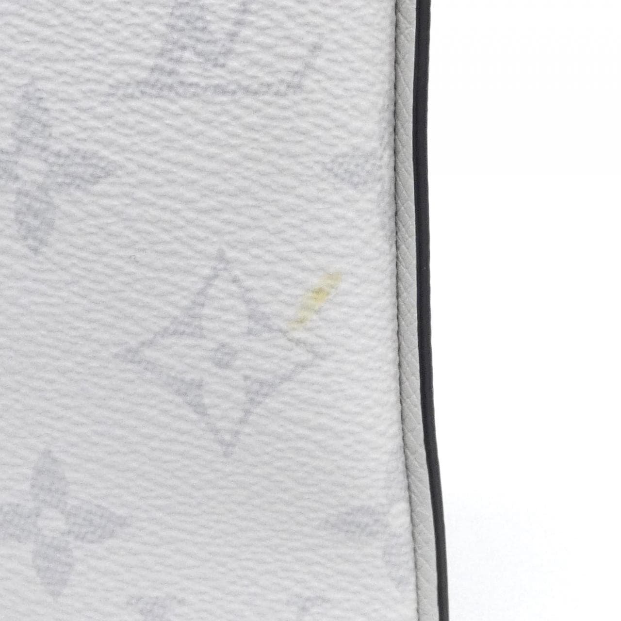 ルイヴィトン タイガ ラマ フラップ メッセンジャー M30411 ショルダーバッグ