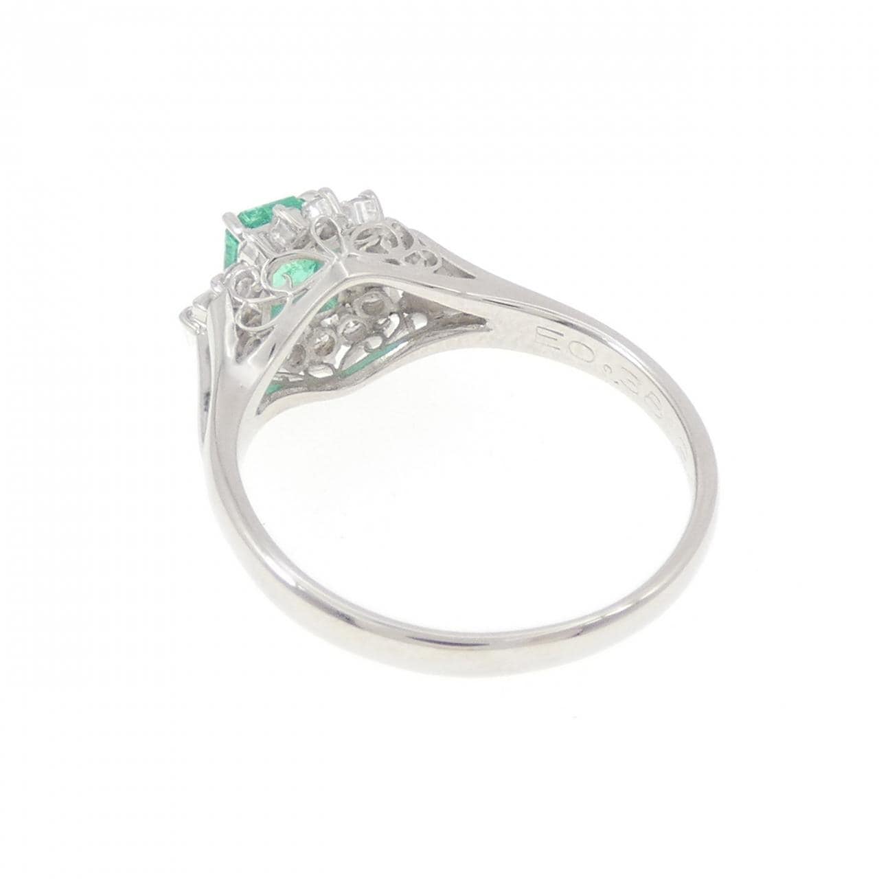 PT900 エメラルド リング 0.38CT