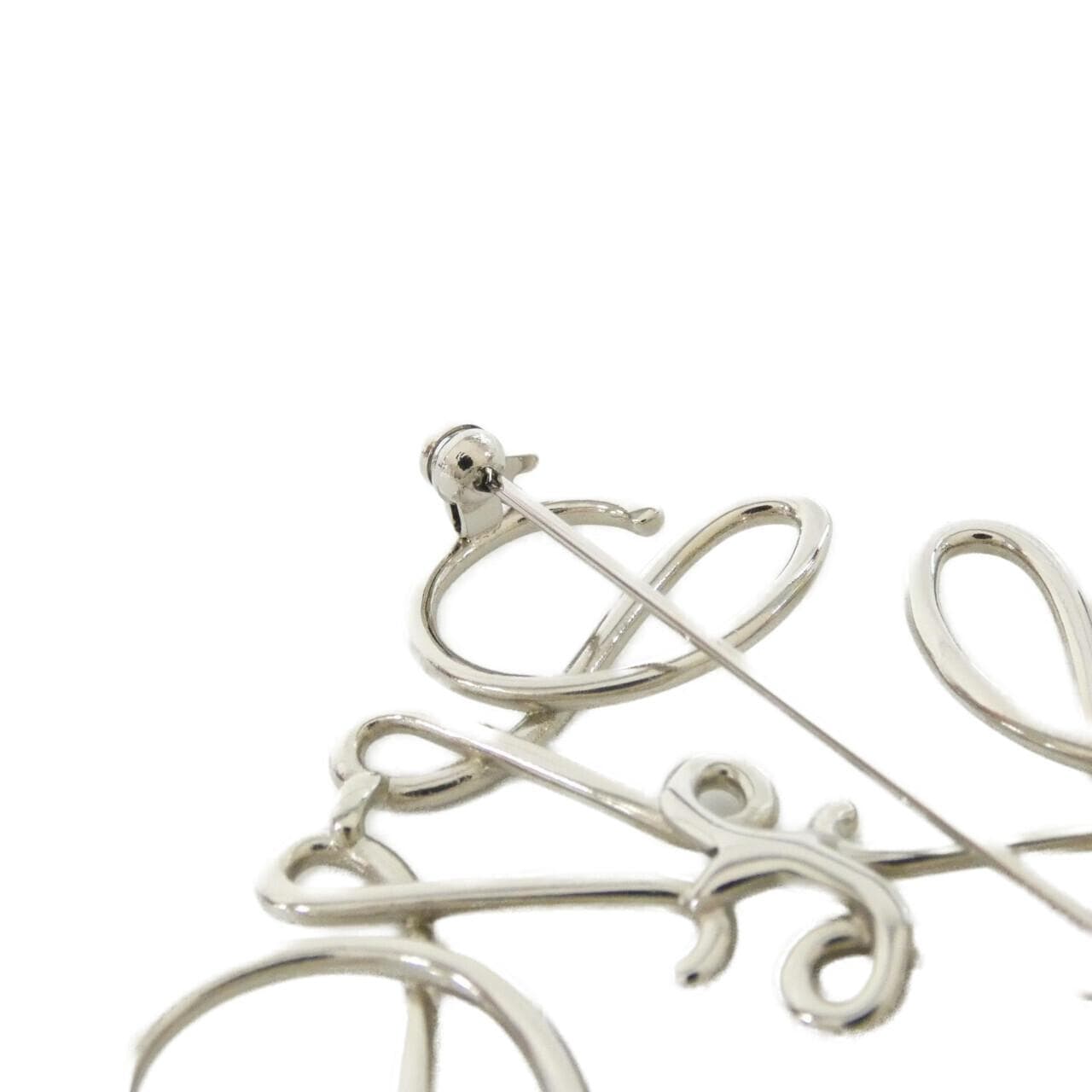 ロエベ 111 25 020 ブローチ