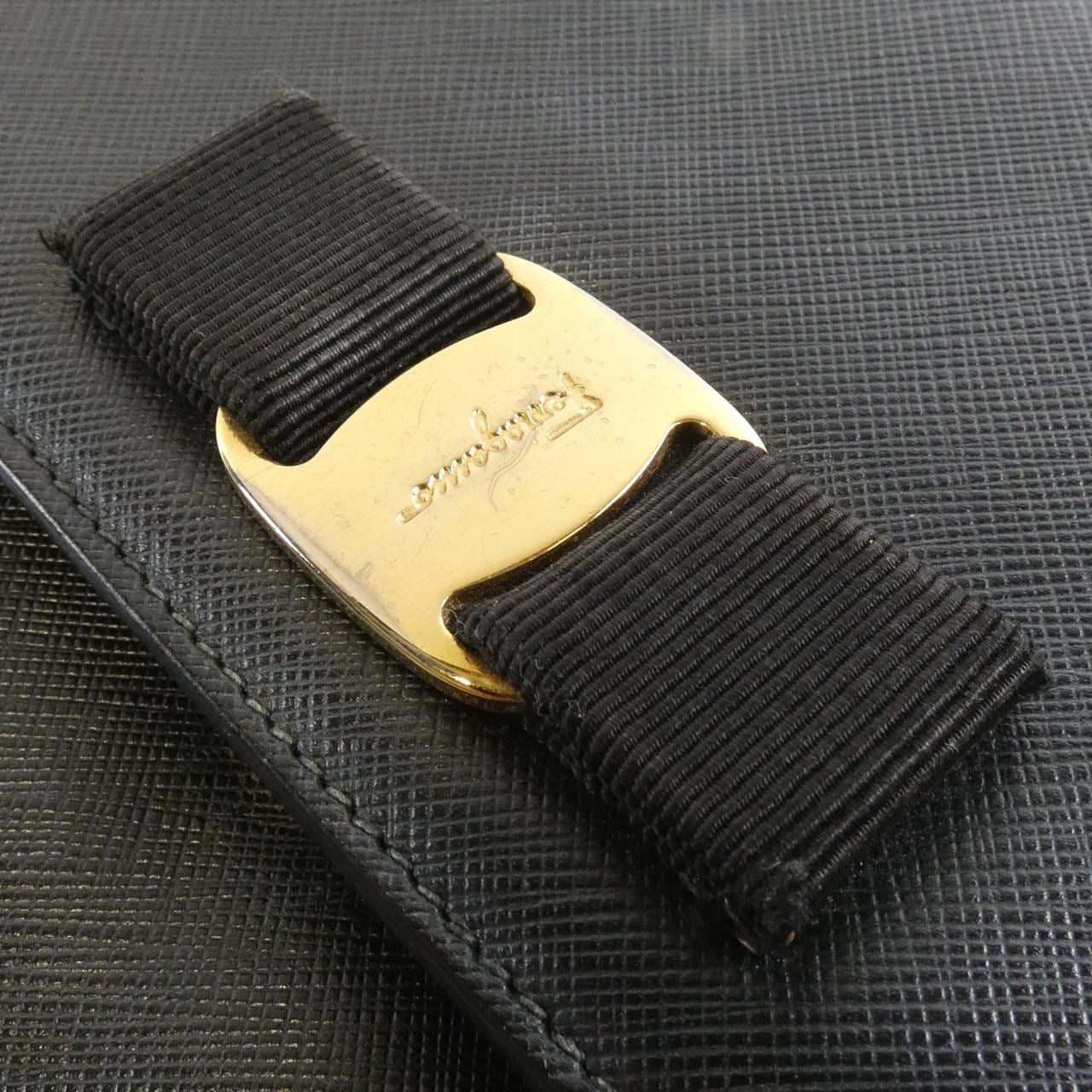 サルヴァトーレフェラガモ 21 D855 ショルダーバッグ