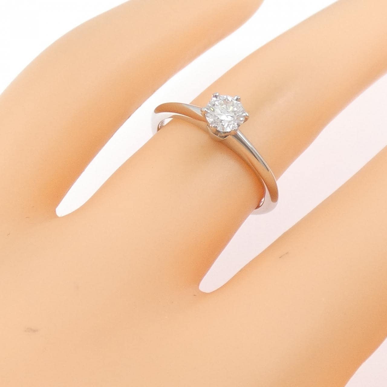 ティファニー クラシックソリティア リング 0.30CT E VVS1