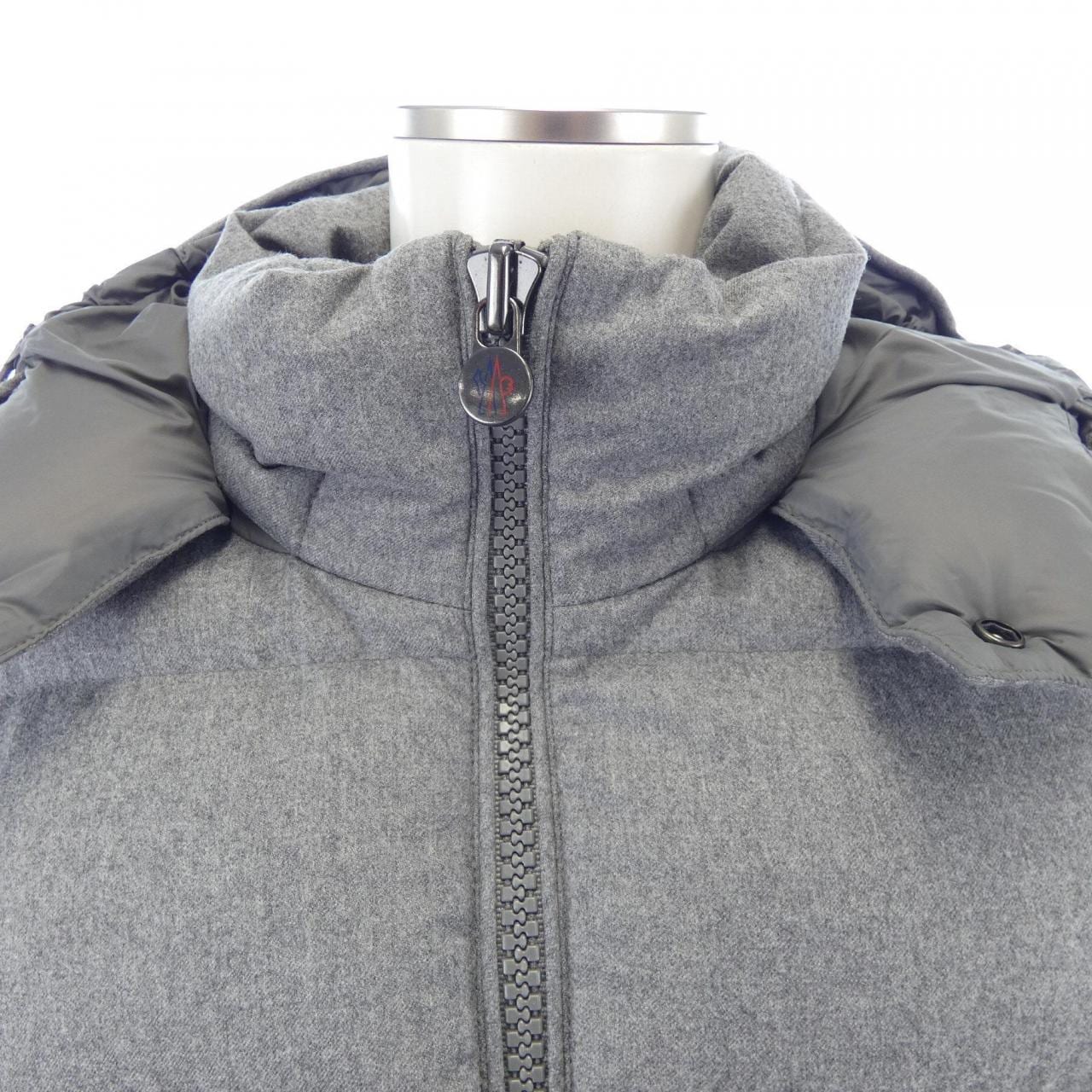 モンクレール MONCLER ダウンジャケット
