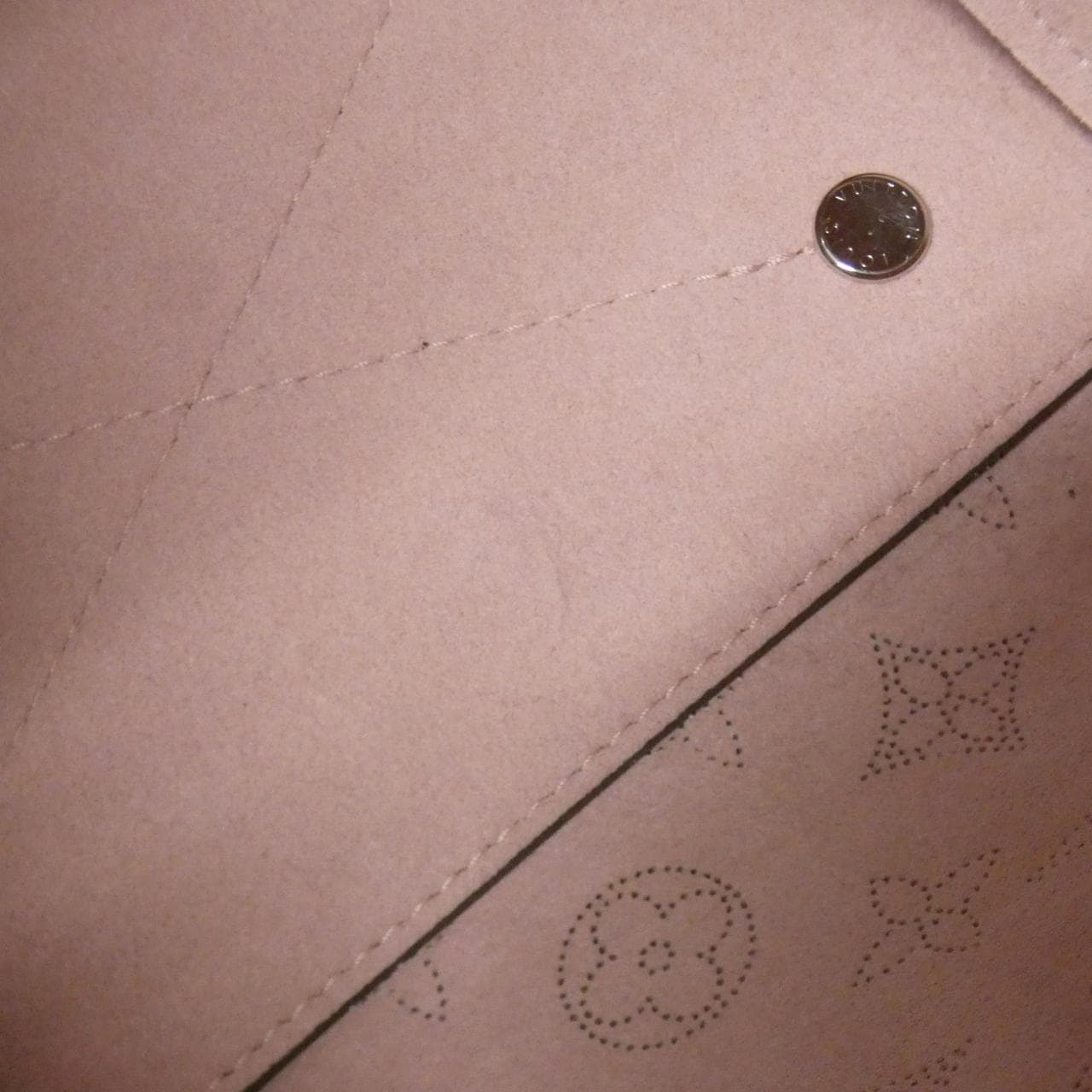 ルイヴィトン マヒナ ベラ M57536 ショルダーバッグ