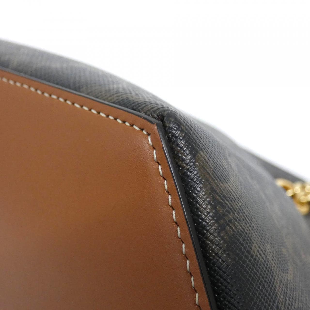 セリーヌ ピラミッド チェーン ショルダーバッグ