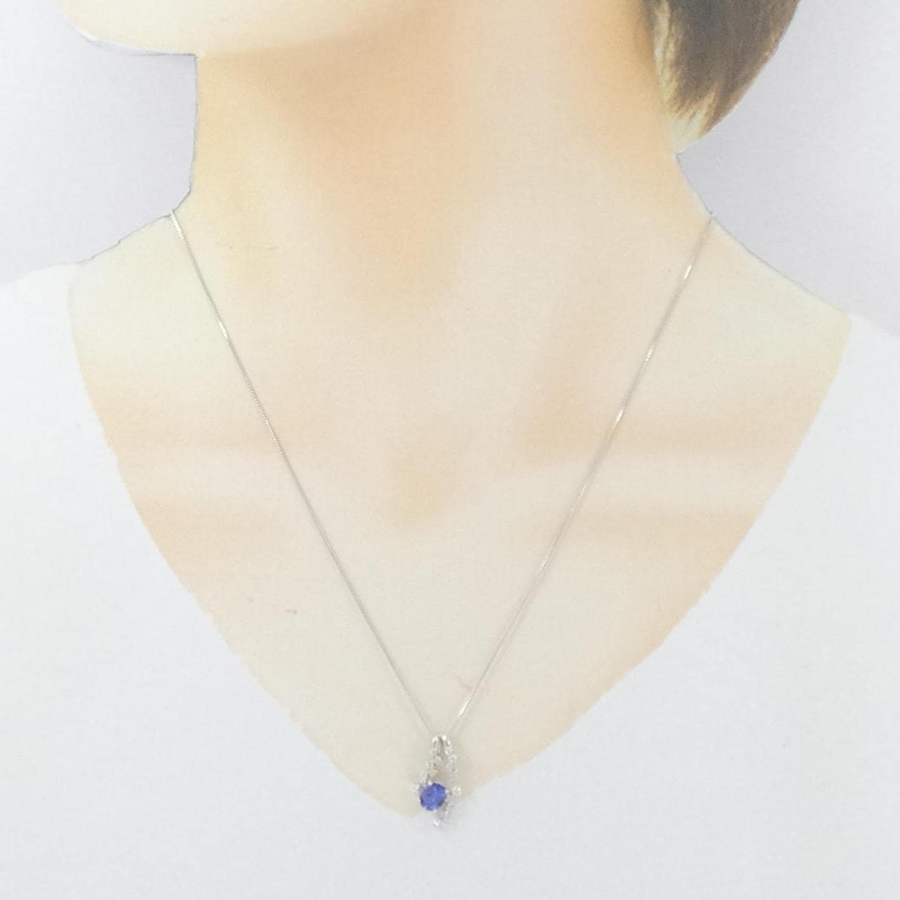 K18WG タンザナイト ネックレス 0.60CT
