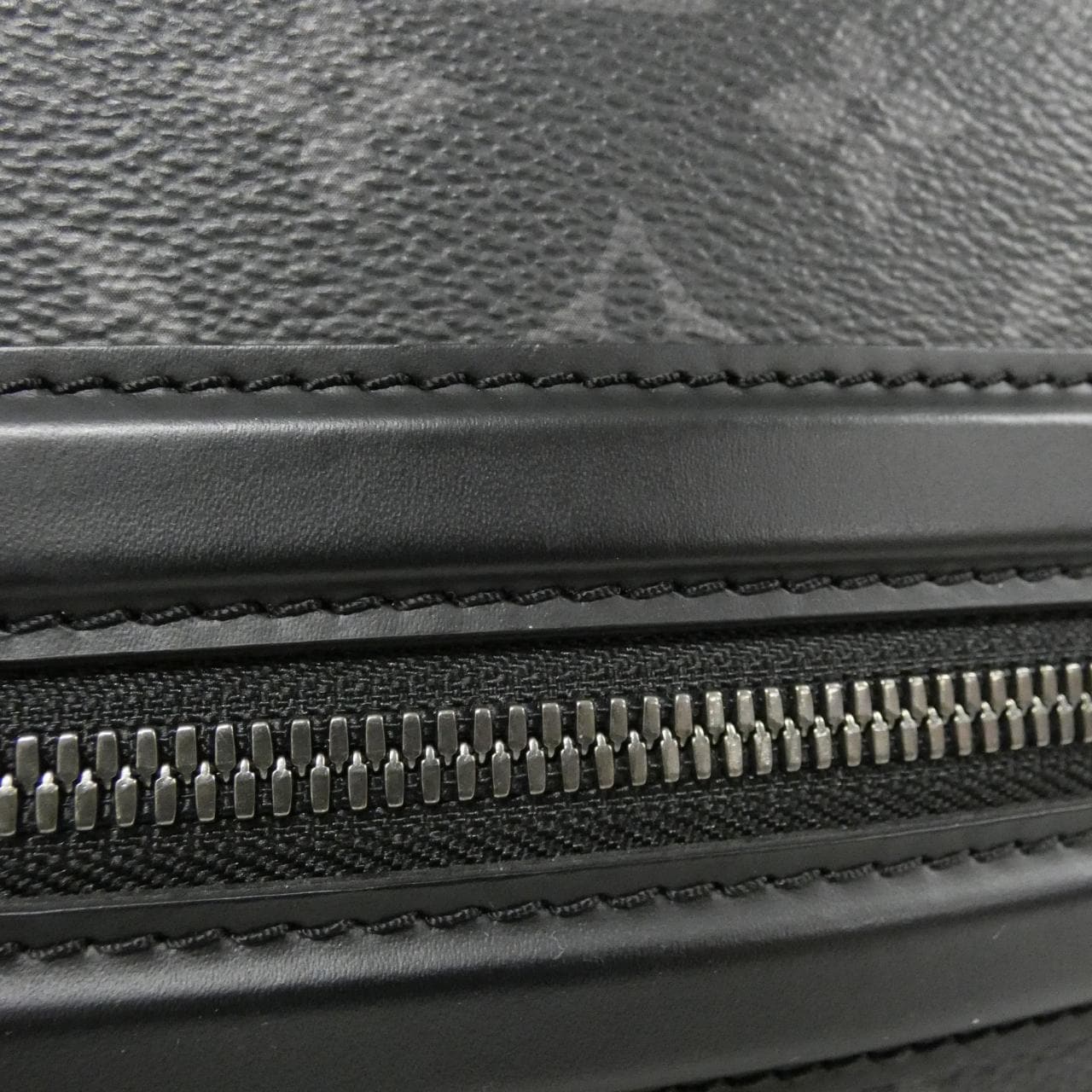 ルイヴィトン モノグラム エクリプス オディセ メッセンジャー PM M44223 ショルダーバッグ