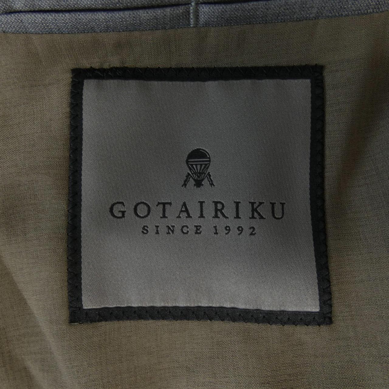 GOTAIRIKU スーツ