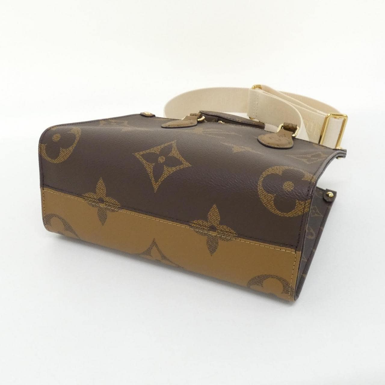 ルイヴィトン モノグラム ジャイアント オンザゴー PM M46373 バッグ