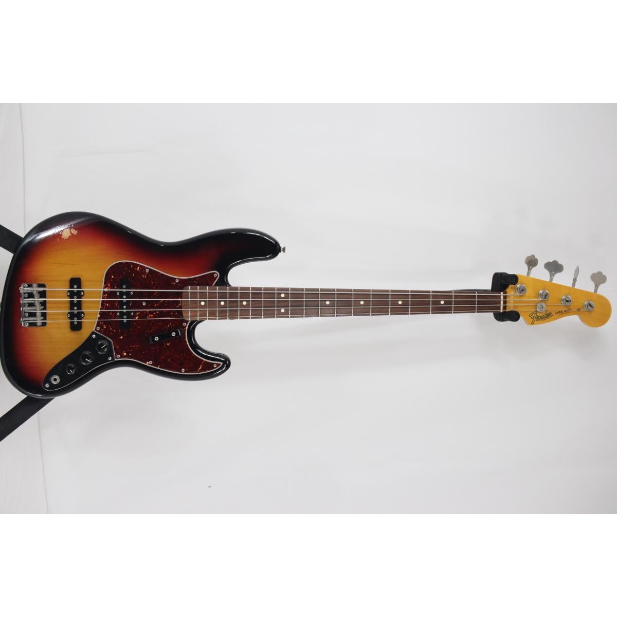 FENDER American Vintage 62 Jazz Bass