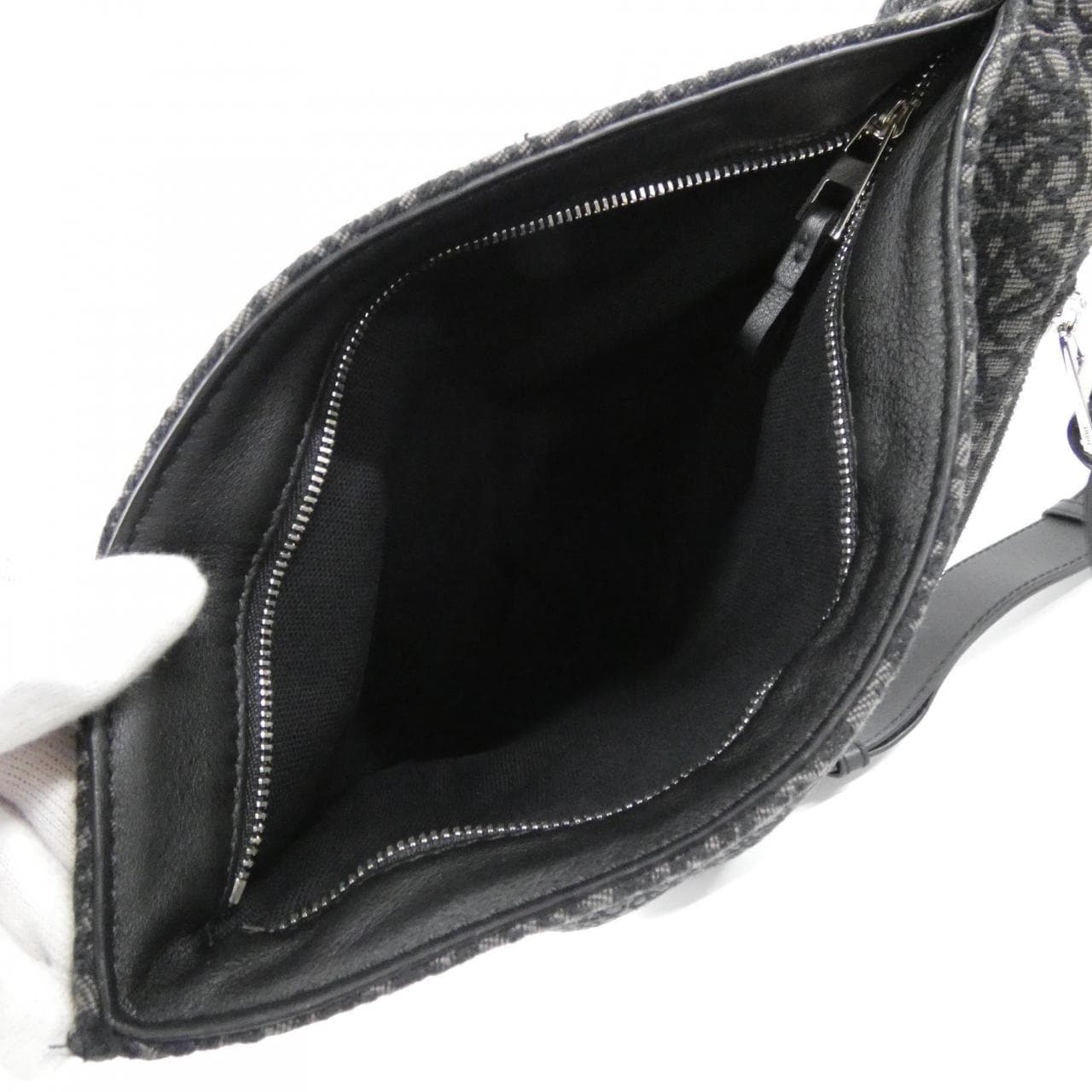 ロエベ アントン スリング B511A09X09 ショルダーバッグ