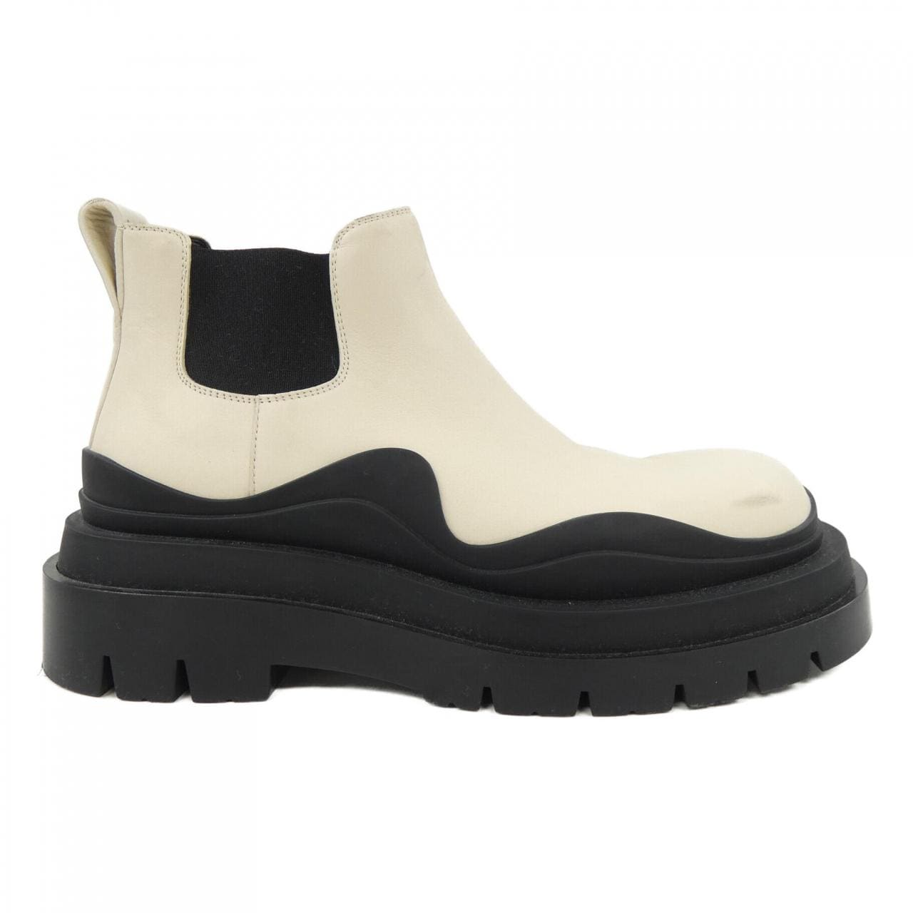 ボッテガヴェネタ BOTTEGA VENETA タイヤアンクルチェルシーブーツ 630300VBS50 ブーツ