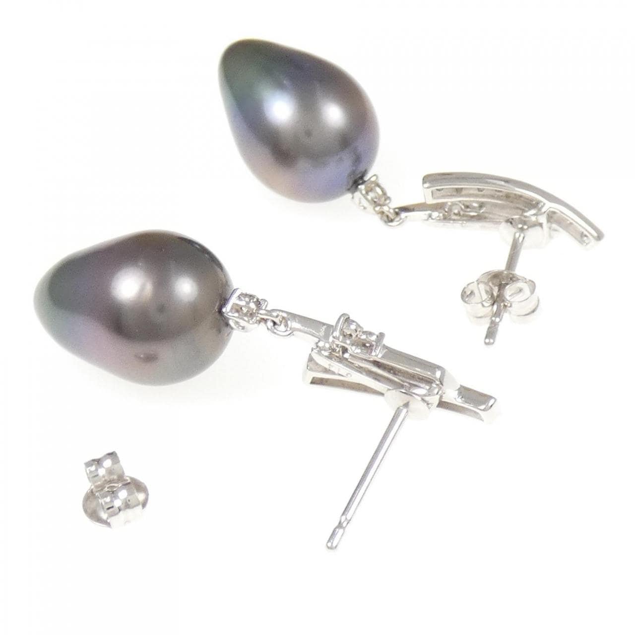 K18WG Black Pearl Earrings