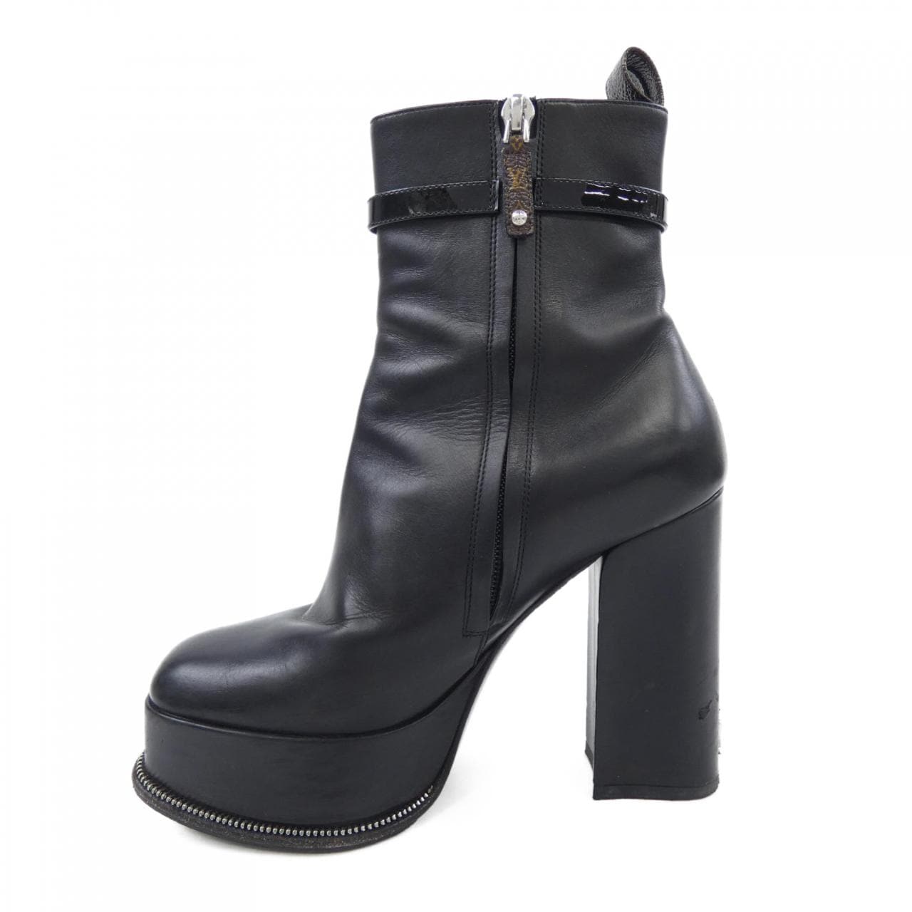 ルイヴィトン LOUIS VUITTON フェイムライン ブーツ