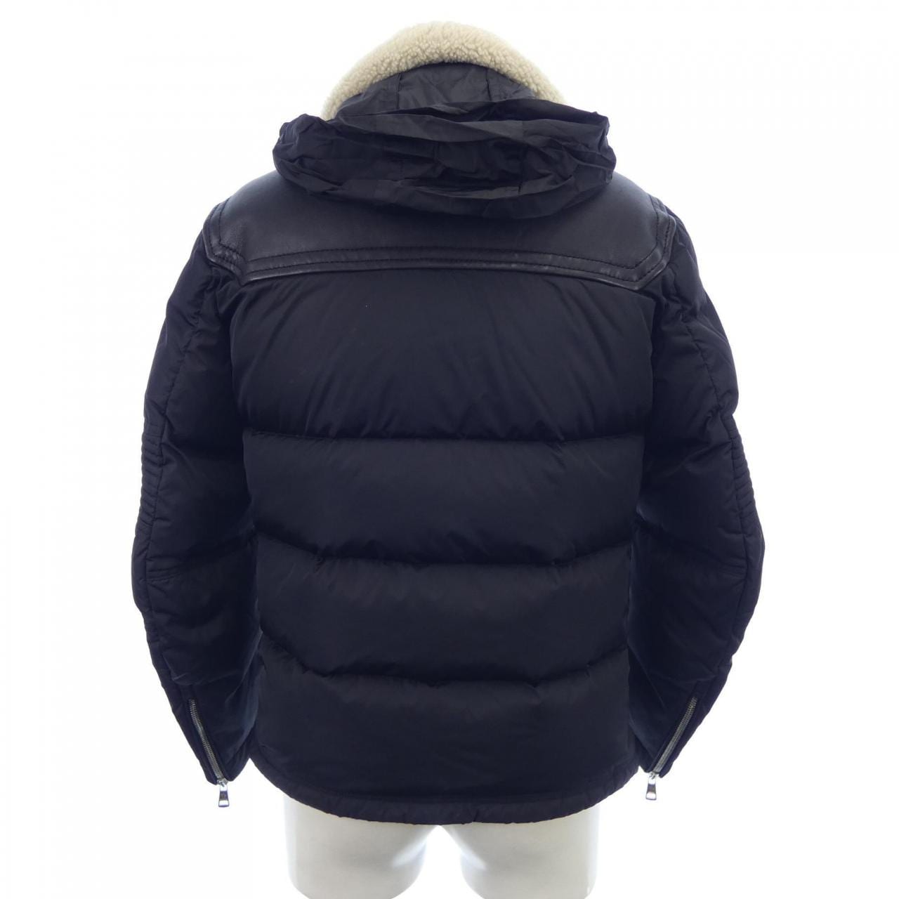 モンクレール MONCLER ダウンジャケット