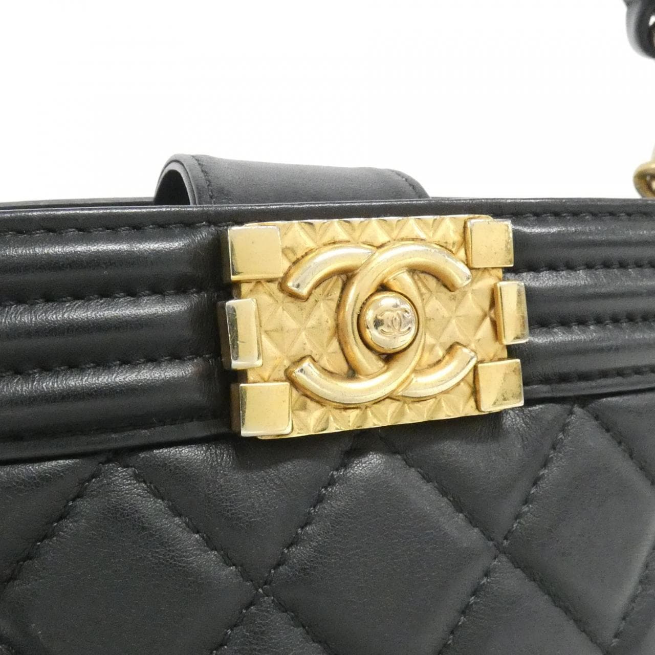 CHANEL Boy CHANEL Line AS2091 Bag