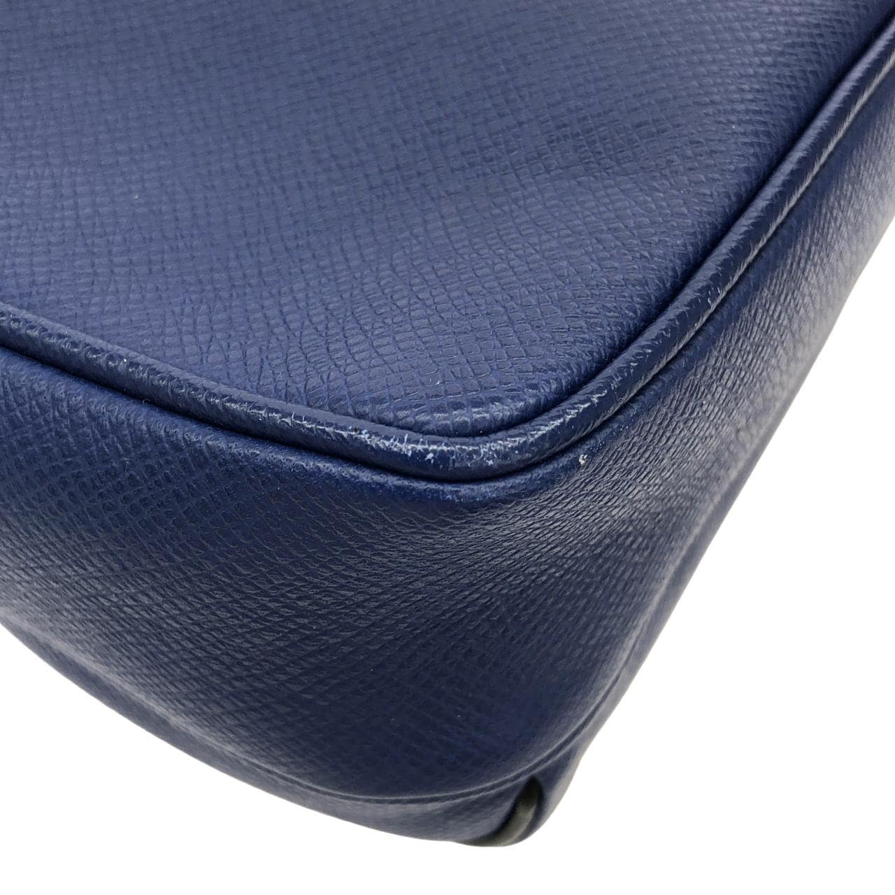 ルイヴィトン タイガ アウトドア メッセンジャー PM M33437 ショルダーバッグ