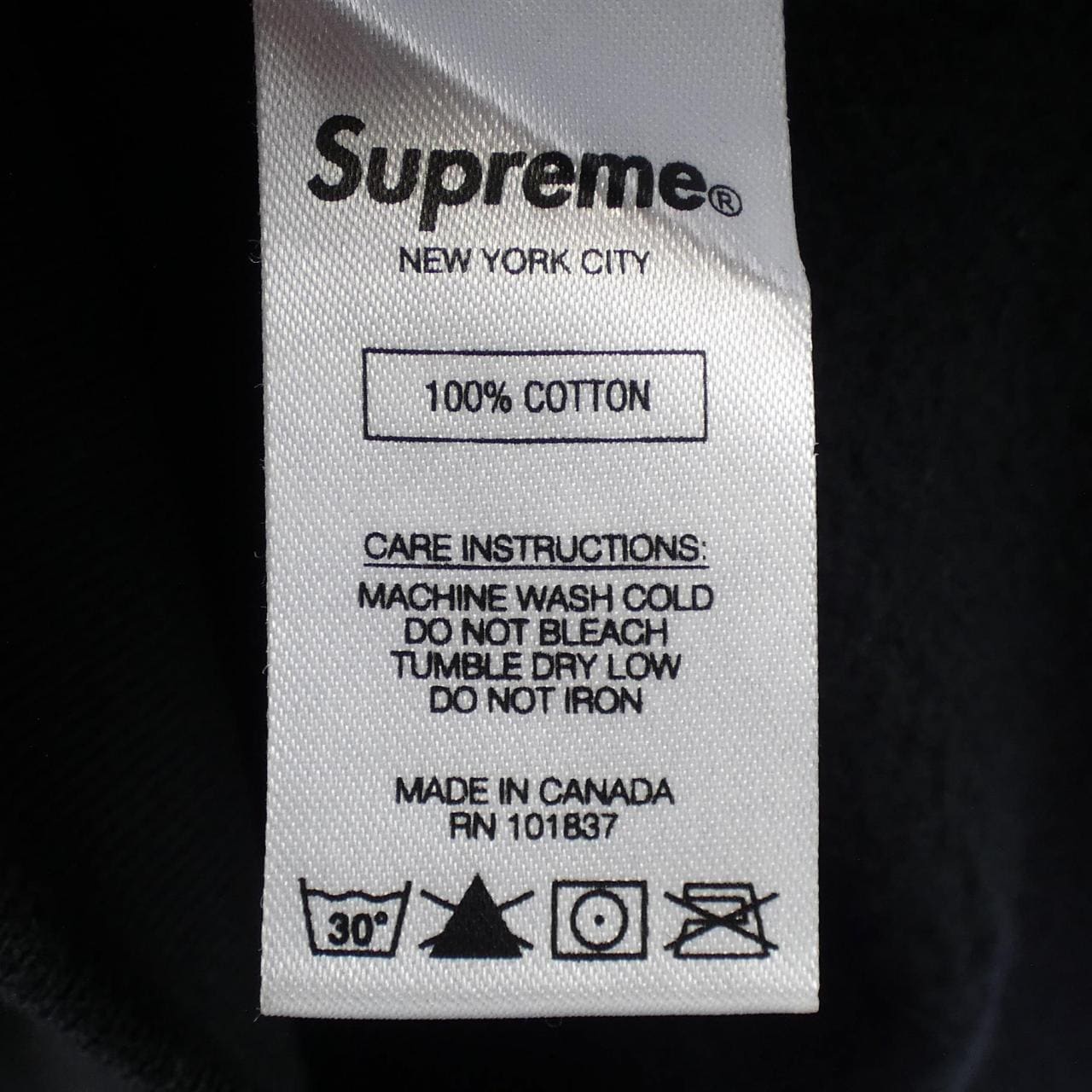 シュプリーム SUPREME Hellraiser Hell on パーカー