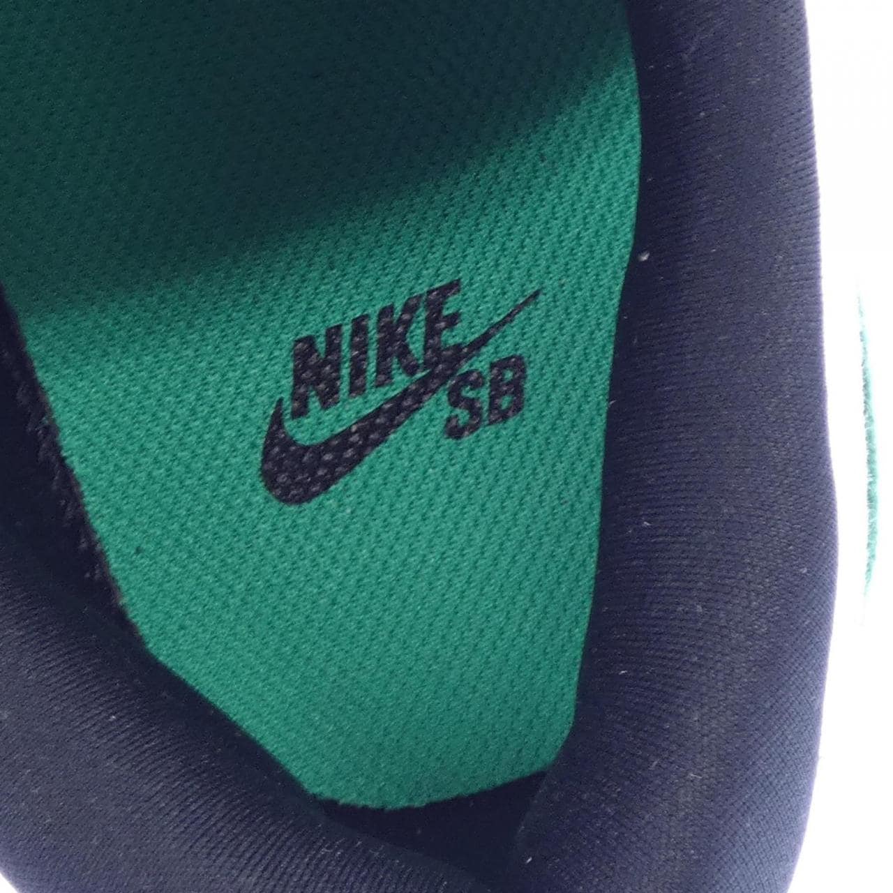 ナイキ NIKE DV5477-101 スニーカー