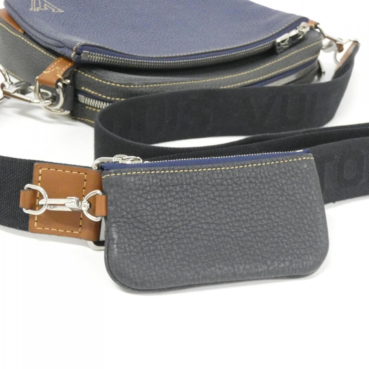 LOUIS VUITTON Taurillon Trio 郵差包 M21544 單肩包