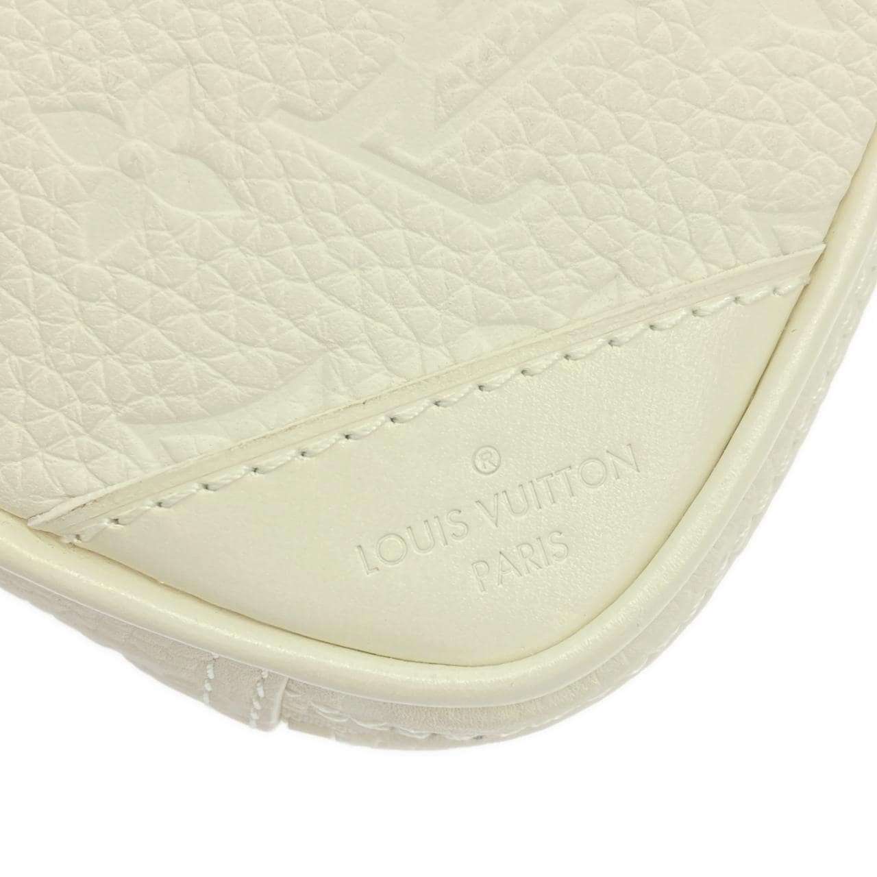 ルイヴィトン トリヨン モノグラム ユティリティ サイドバッグ M53297 ショルダーバッグ