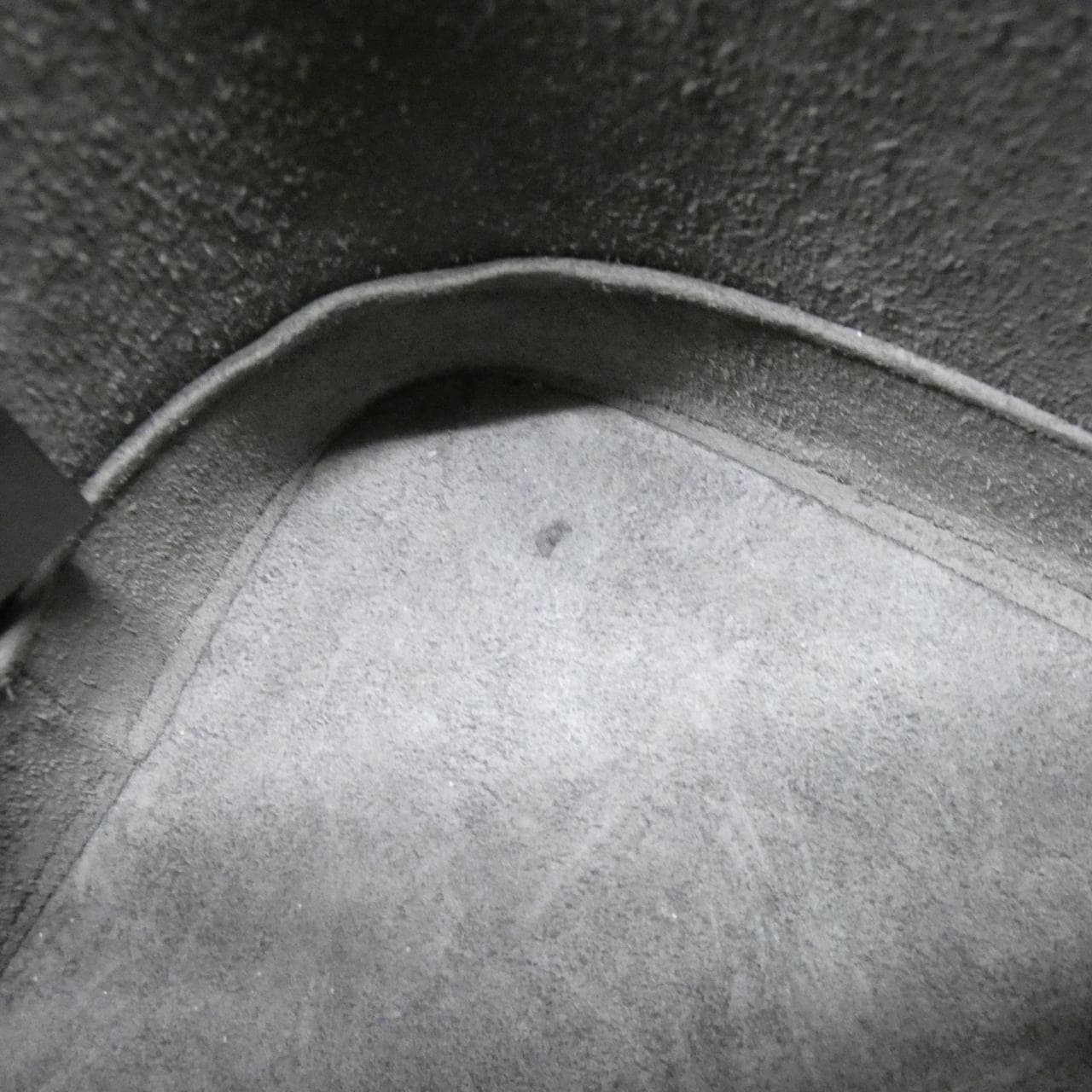 セリーヌ スモール バケット キュイル トリオンフ 198243DU3 ショルダーバッグ