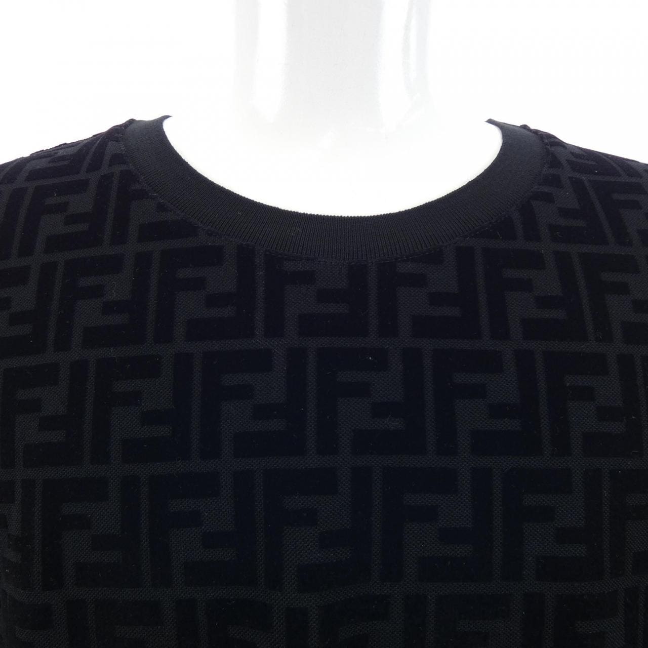 フェンディ FENDI FFモチーフ FY0936 A7D5 Tシャツ