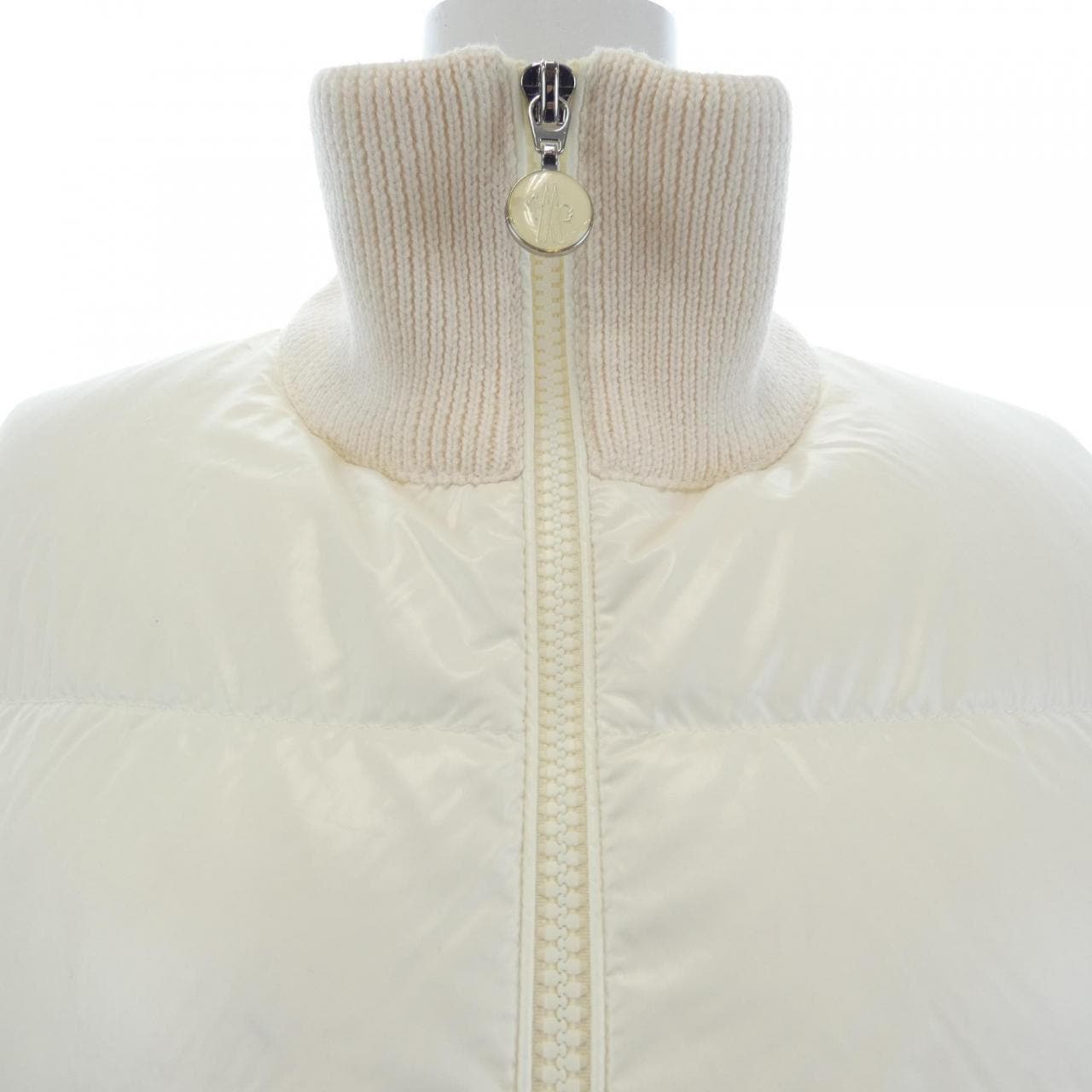 モンクレール MONCLER 20939B00020 ダウンジャケット