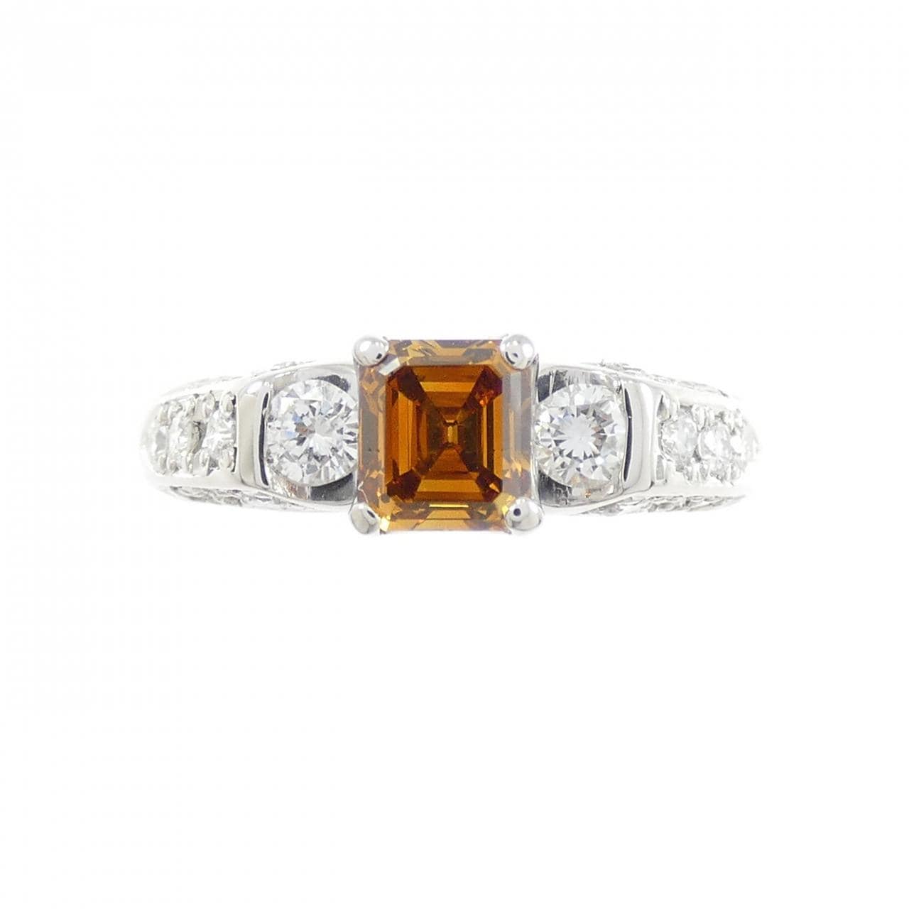 PT900 ダイヤモンド リング 0.70CT FDBYO SI2 エメラルドカット