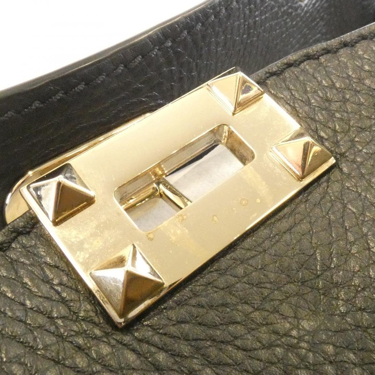 ヴァレンティノガラヴァーニ バッグ