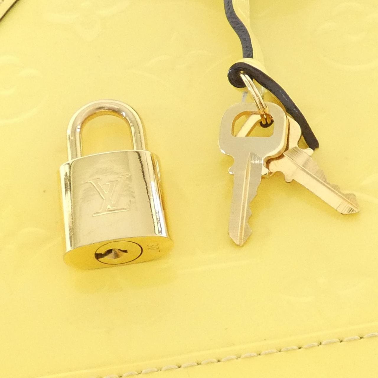 ルイヴィトン ヴェルニ アルマBB M90104 バッグ