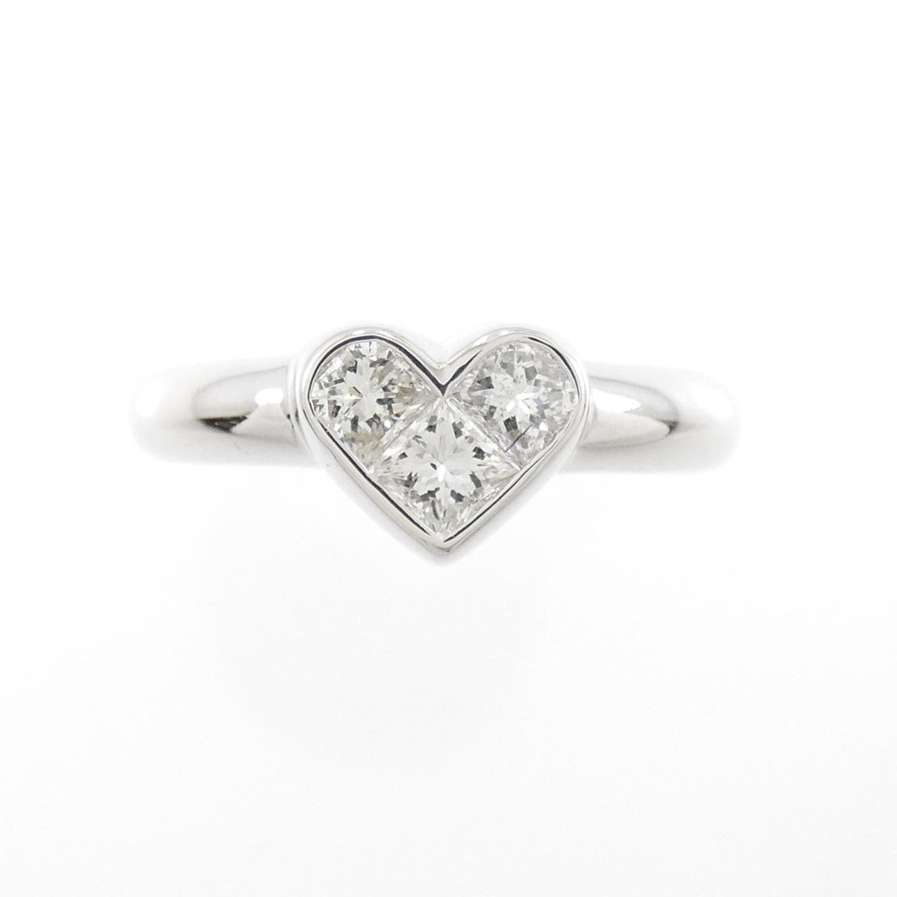 750WG heart Diamond ring