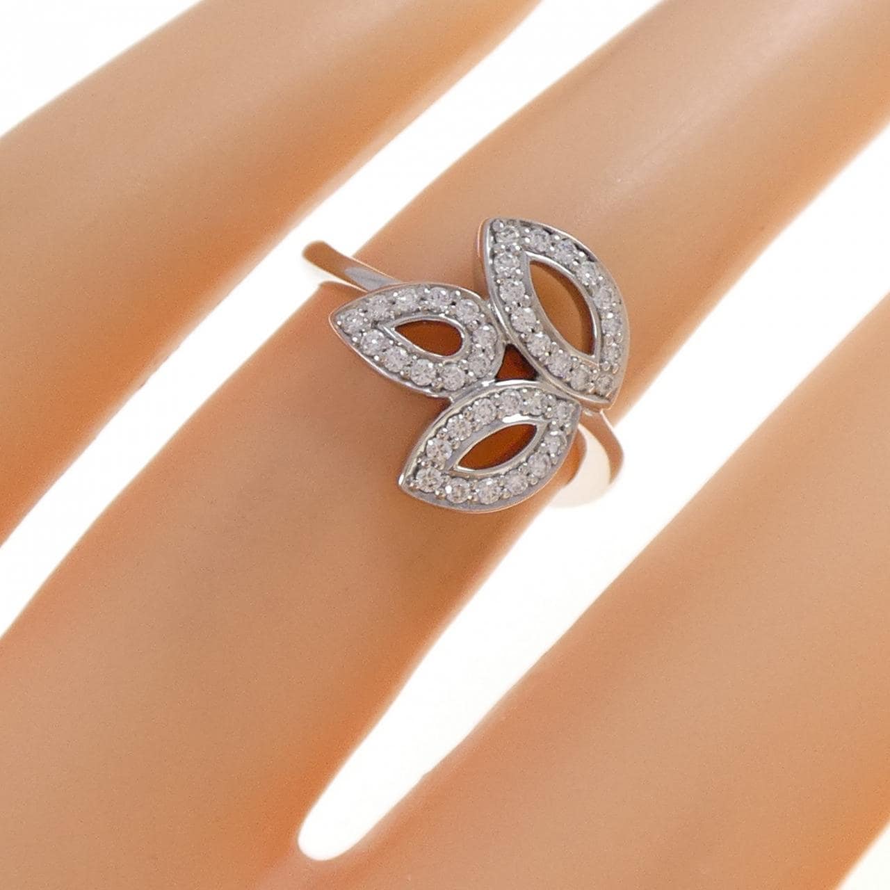 ハリーウィンストン リリークラスター ミニ リング