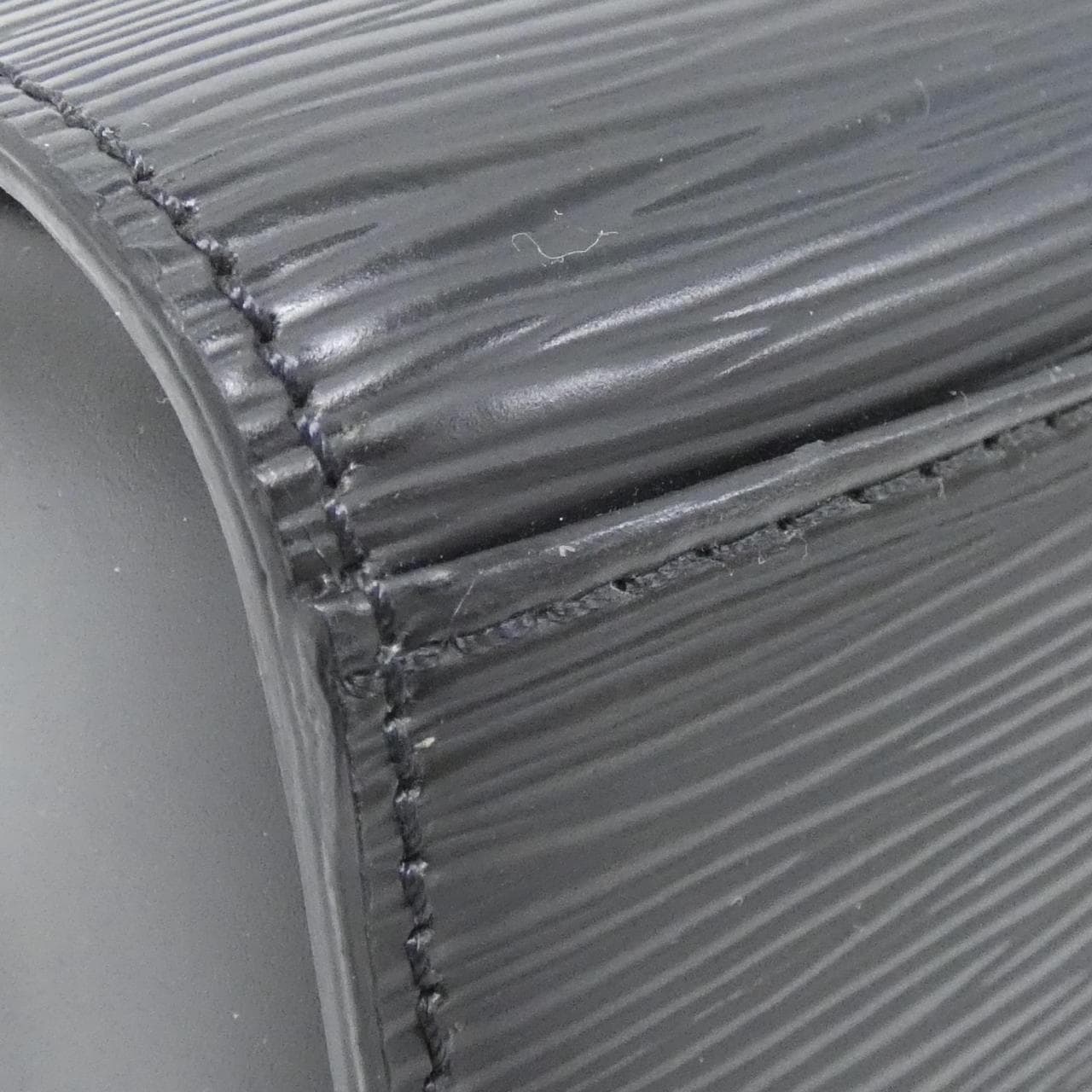 ルイヴィトン エピ ポンヌフ M52772 バッグ