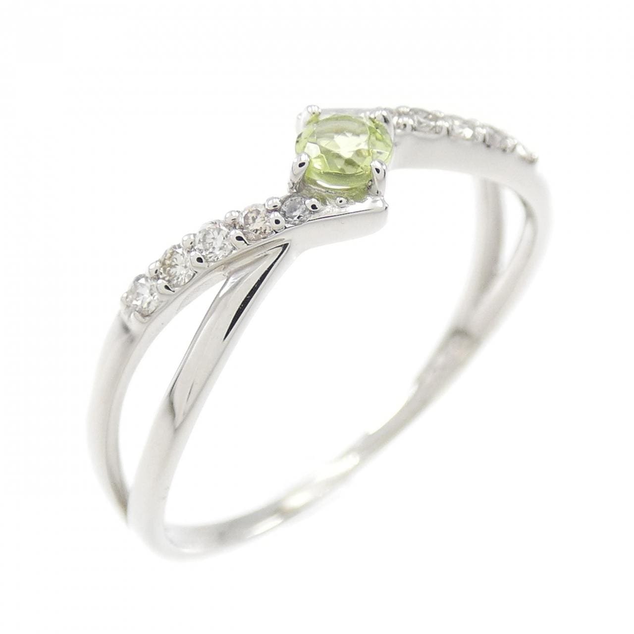 [BRAND NEW] PT Peridot Ring